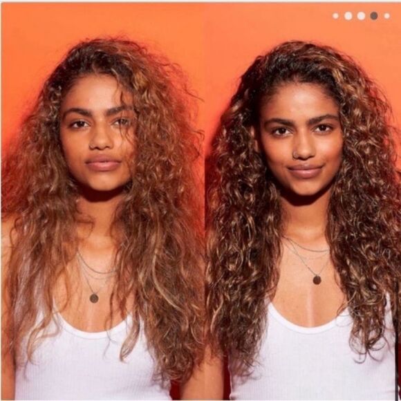 $4 ๐ Bumble & Bumble Hairdressers Invisible OilโTreatment + Heat Protectโฆ - Picture 4 of 8